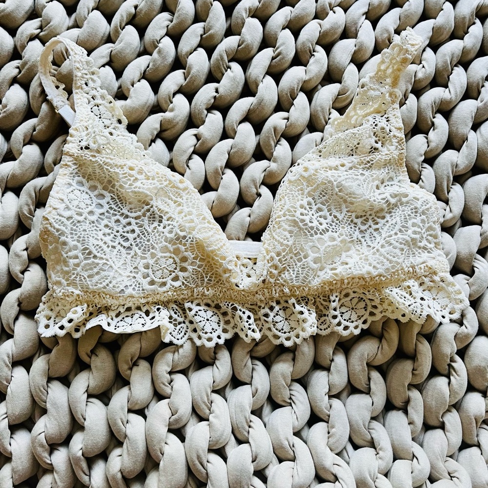 Madewell Lace Bralette in Cream